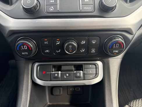 Used 2020 GMC Acadia SLE w/ LPO, Floor Liner Package FWD image 17