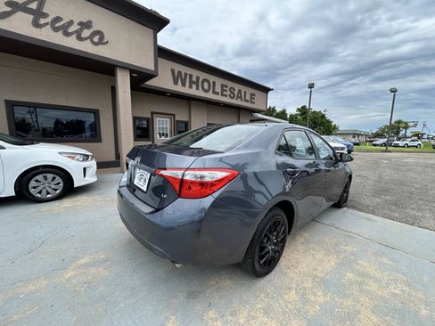 Used 2016 Toyota Corolla LE FWD image 4