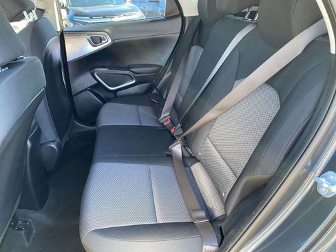 Used 2025 Kia Soul LX w/ LX Technology Package FWD image 23