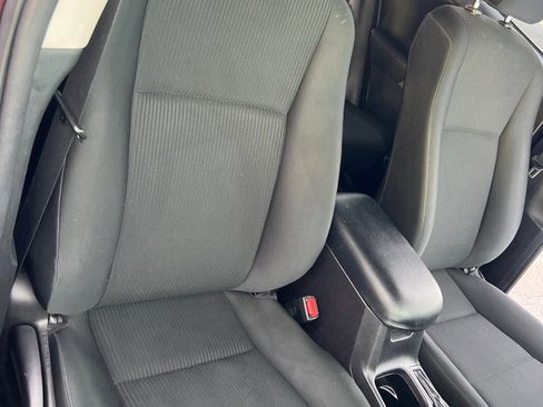 Used 2018 Toyota RAV4 LE image 21