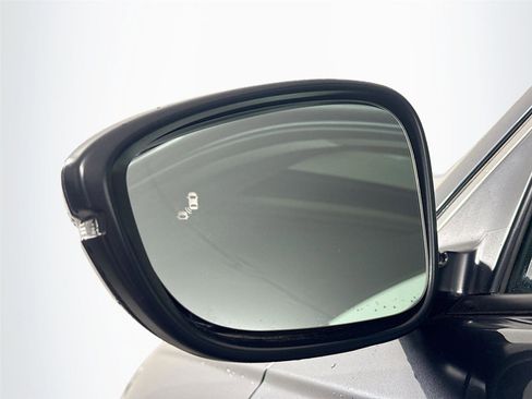 Used 2025 Honda Accord Touring image 5