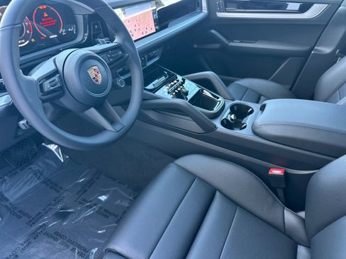 New 2026 Porsche Cayenne image 4