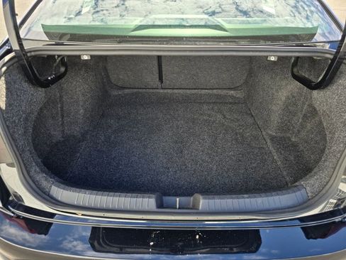 Used 2024 Volkswagen Jetta SE image 17