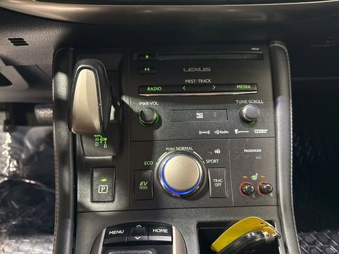 Used 2017 Lexus CT 200h w/ Navigation System Package image 22