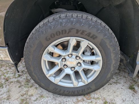 Used 2023 Chevrolet Silverado 1500 LT AWD/4WD image 11