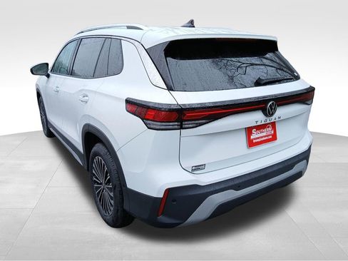 New 2026 Volkswagen Tiguan S FWD image 3