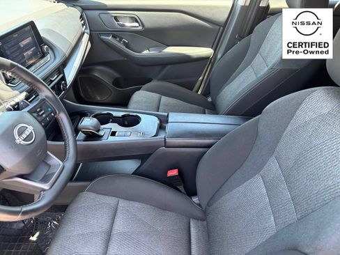 Certified 2025 Nissan Rogue SV FWD image 17