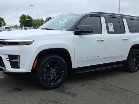 New 2026 Jeep Grand Wagoneer L 4WD image 4