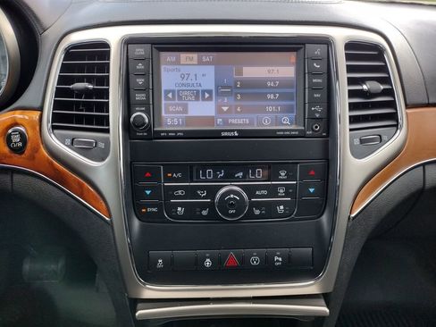 Used 2013 Jeep Grand Cherokee Overland w/ Advance Technology Group image 28