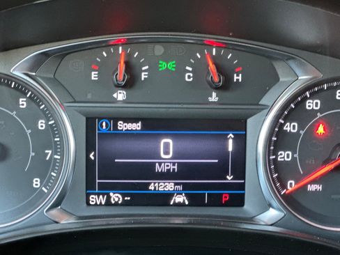 Used 2024 GMC Terrain SLE image 25