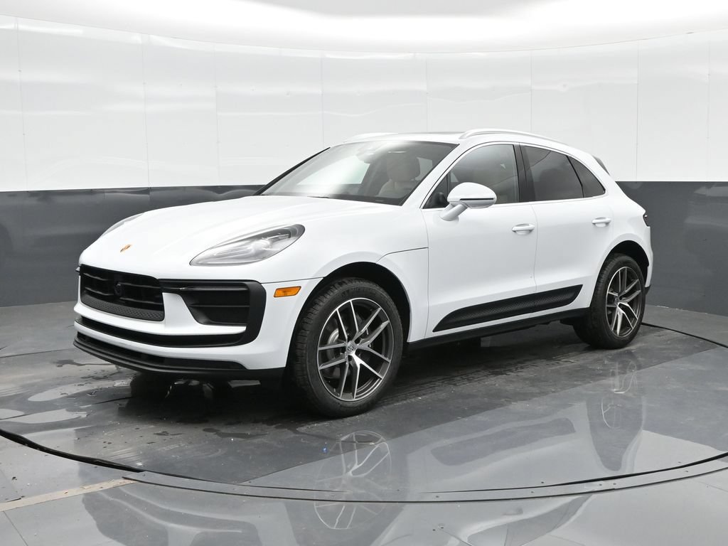 Certified 2026 Porsche Macan AWD/4WD image 1