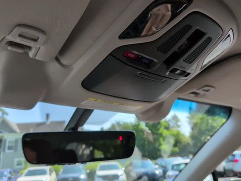 Used 2022 Subaru Outback Touring image 24