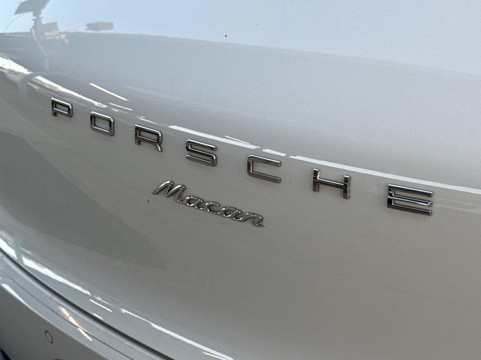 Used 2018 Porsche Macan AWD/4WD image 14