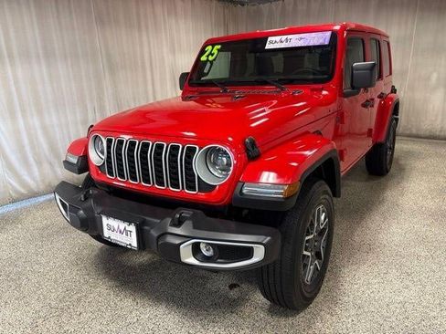Used 2025 Jeep Wrangler Unlimited Sahara AWD/4WD image 7