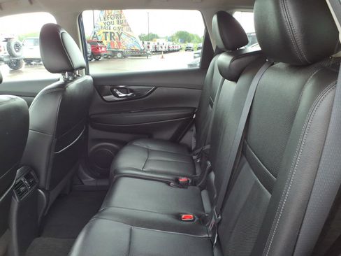 Used 2020 Nissan Rogue SL FWD image 13