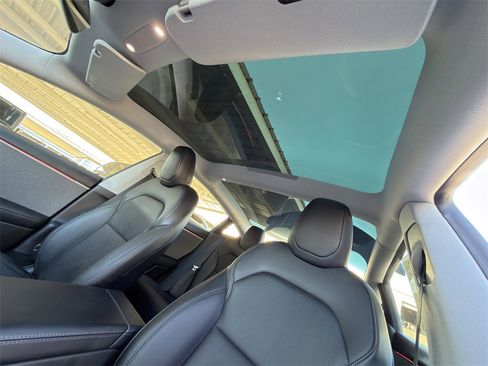 Used 2025 Tesla Model 3 Long Range image 22