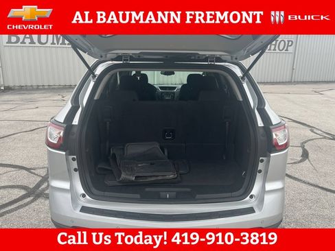 Used 2017 Chevrolet Traverse LT w/ Style and Technology Package FWD image 23