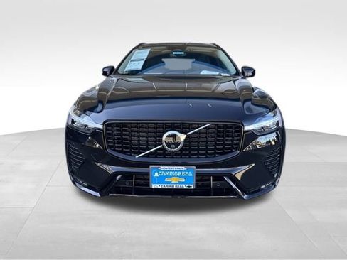 Used 2025 Volvo XC60 B5 Plus image 8