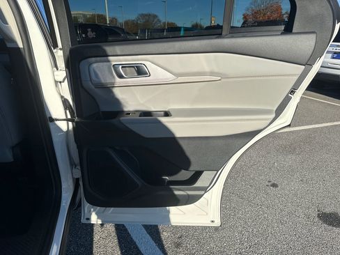 New 2025 Ford Explorer Active w/ Active Comfort Package image 39