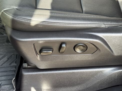 Used 2024 Chevrolet Silverado 1500 LTZ AWD/4WD image 28