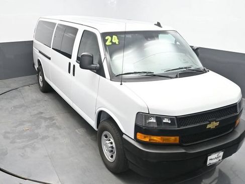 Used 2024 Chevrolet Express 3500 LS RWD image 27