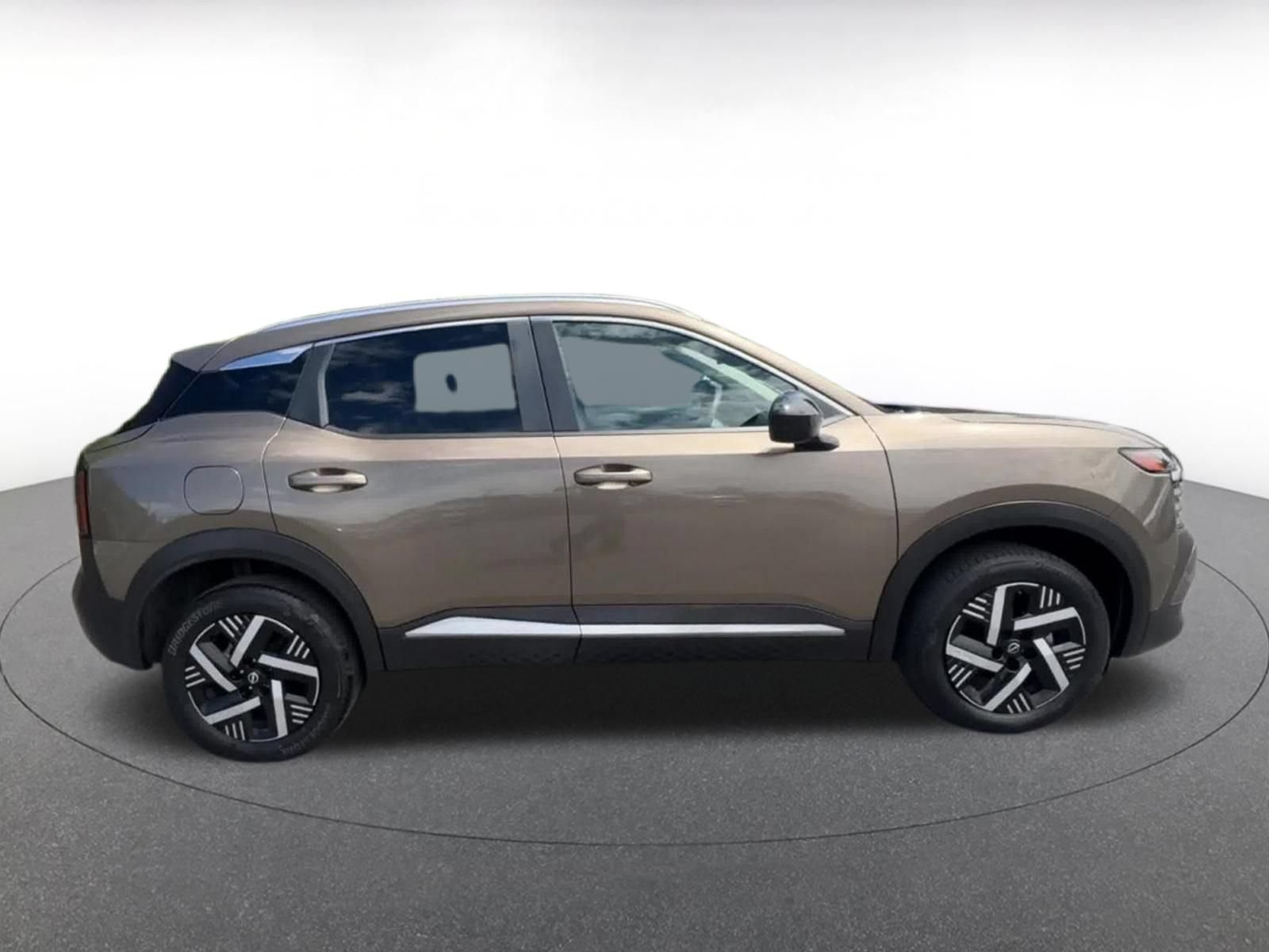 Used 2026 Nissan Kicks SV w/ Cold Weather Package FWD image 15