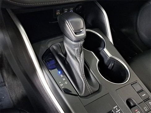 Used 2023 Toyota Highlander XLE image 32