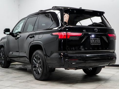 Used 2024 Toyota Sequoia Platinum image 15