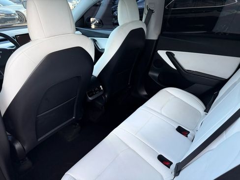 Used 2022 Tesla Model Y Long Range AWD/4WD image 15