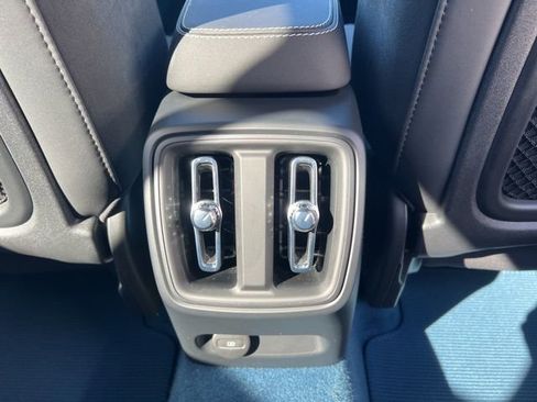 Used 2023 Volvo XC40 Recharge Plus w/ Protection Package Premier image 21