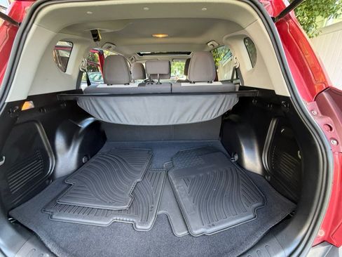 Used 2015 Toyota RAV4 XLE AWD/4WD image 11