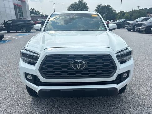 Used 2021 Toyota Tacoma TRD Off-Road w/ Technology Package AWD/4WD image 13