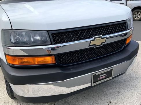 Used 2019 Chevrolet Express 3500 LT w/ LT Preferred Equipment Group RWD image 32
