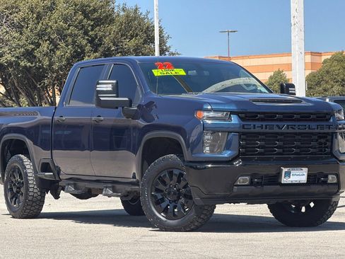 Used 2022 Chevrolet Silverado 2500 Custom w/ Custom Convenience Package AWD/4WD image 2