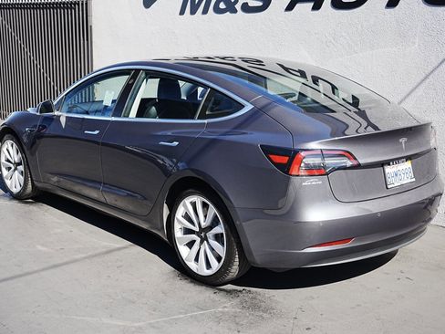 Used 2018 Tesla Model 3 Mid Range image 6