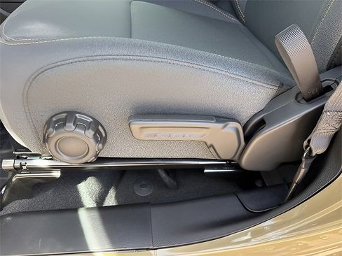 New 2025 Jeep Gladiator Sport image 17