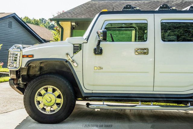 Used 2003 HUMMER H2 w/ Preferred Equipment Group AWD/4WD image 2