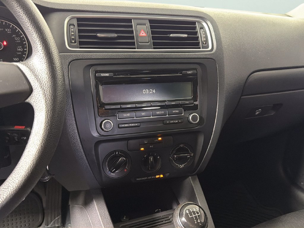 Used 2014 Volkswagen Jetta SE FWD image 22