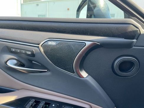 Used 2024 Lexus ES 350 Ultra Luxury image 15