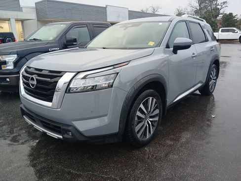Used 2022 Nissan Pathfinder Platinum w/ Cargo Package image 1