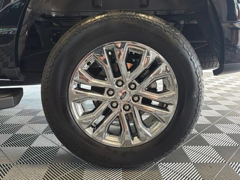 Used 2025 Ford F150 Lariat w/ Equipment Group 502A High AWD/4WD image 9