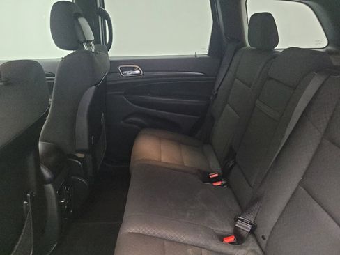 Used 2019 Jeep Grand Cherokee Laredo image 18