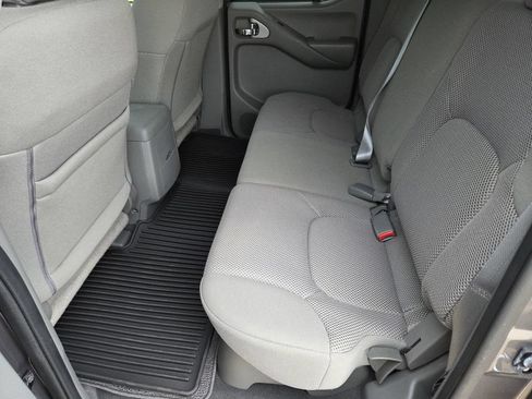 Used 2021 Nissan Frontier SV w/ Midnight Edition Floor Mats RWD image 25