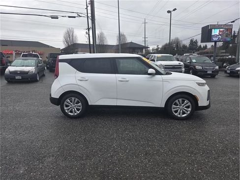 Used 2020 Kia Soul LX image 1