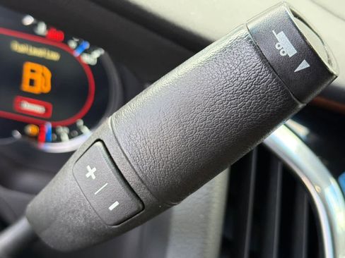 Used 2017 Cadillac Escalade Luxury image 25