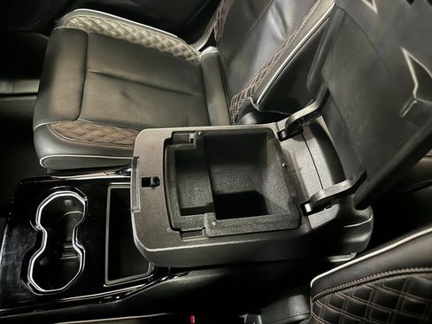 Used 2022 Jeep Grand Cherokee L Summit w/ Luxury Tech Group V image 40