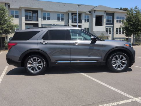 Certified 2023 Ford Explorer XLT w/ Equipment Group 202A RWD image 3