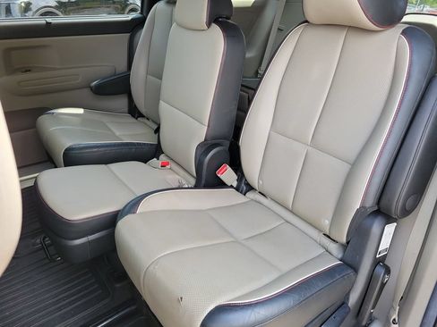 Used 2020 Kia Sedona EX FWD image 14