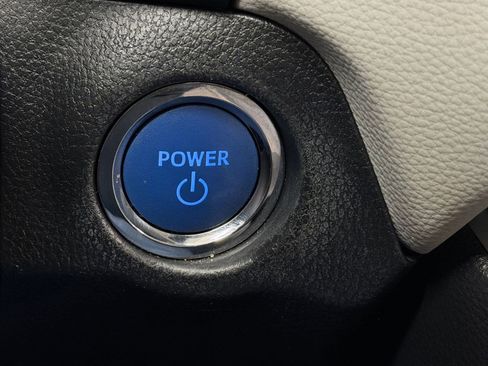 Used 2022 Toyota RAV4 XLE Premium AWD/4WD image 30