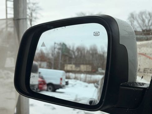 Used 2019 Jeep Grand Cherokee Altitude image 37